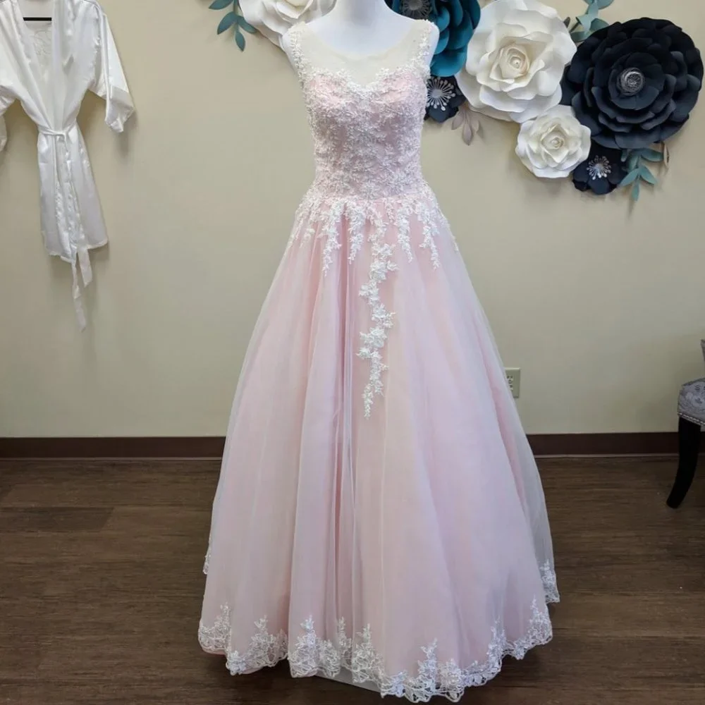 Wedding Dress Ball gown Size 14 Lace Pearl Detail Bridal Gown Pink Blush - Picture 1 of 7
